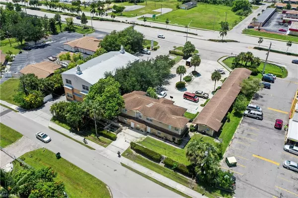 Naples, FL 34113,11381 Tamiami TRL E