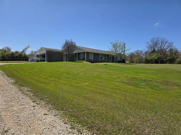 925 Eagles Way, Springtown, TX 76082