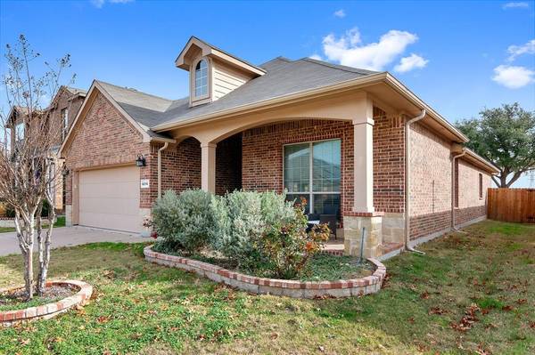 8216 Misty Water Drive, Fort Worth, TX 76131