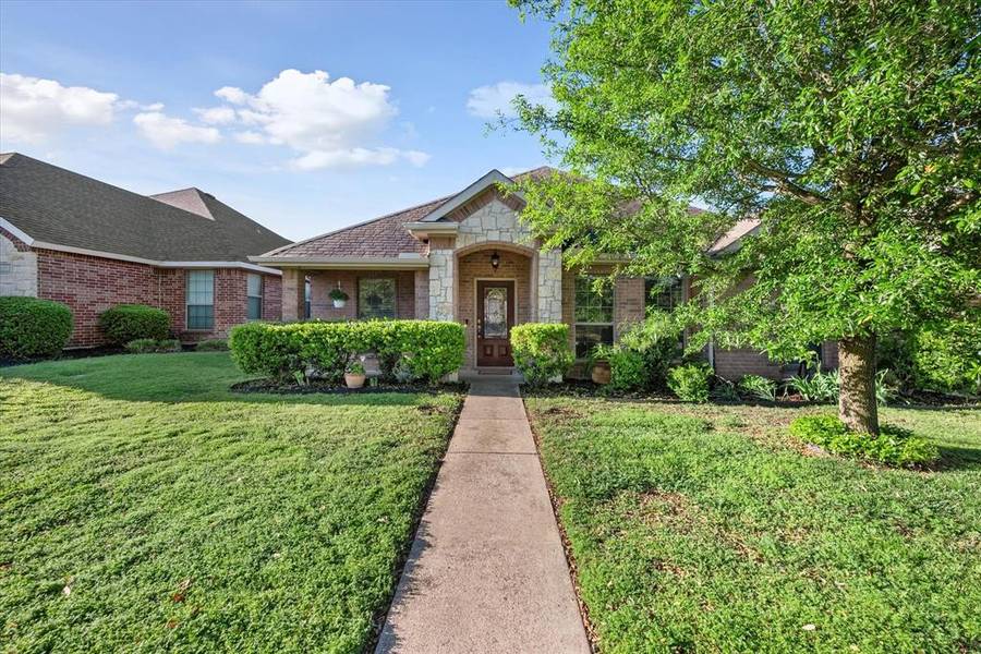 227 Dancing Light Lane, Red Oak, TX 75154