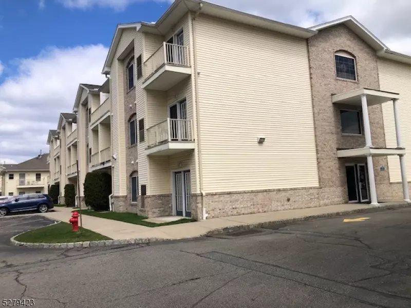 Saddle Brook Twp., NJ 07663,520 Victor St #38