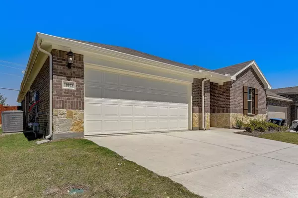 10928 Elata Drive, Fort Worth, TX 76108