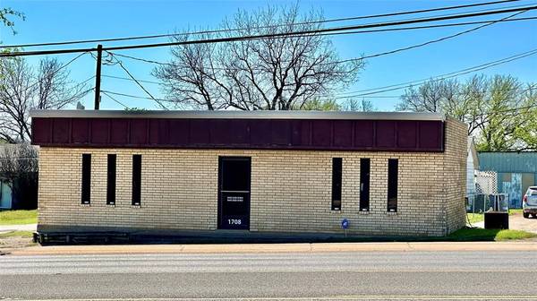 1708 State Highway 16 S,  Graham,  TX 76450