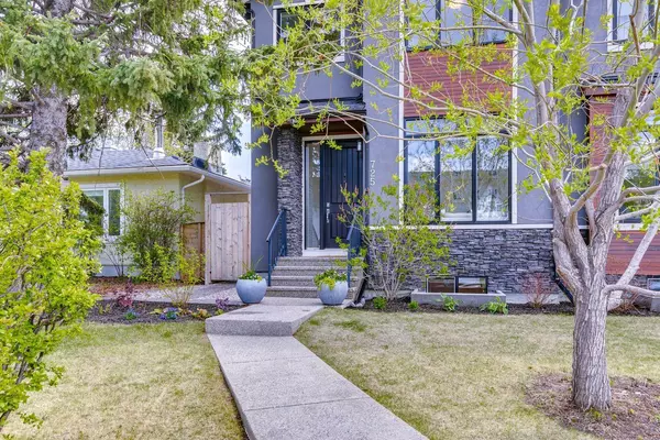 Calgary, AB T2M 2E8,725 26 AVE NW