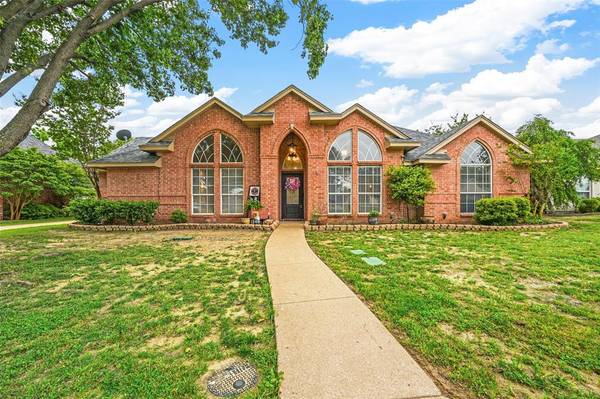 309 Northgate Drive, Waxahachie, TX 75165