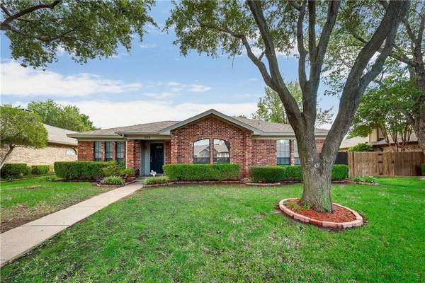 808 Blue Oak Drive, Lewisville, TX 75067