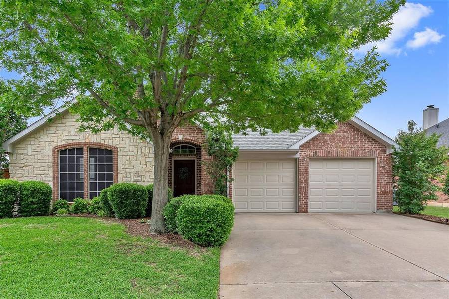 2636 Bent Tree Drive, Hurst, TX 76054