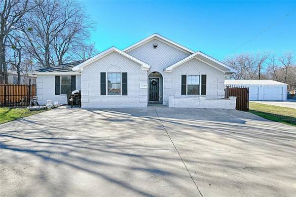 7309 Gillis Johnson Street, Fort Worth, TX 76179