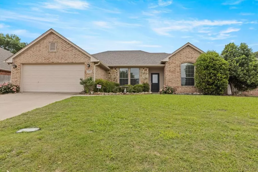 6202 Cynthia Drive, Midlothian, TX 76065