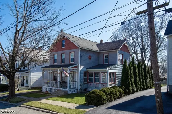 8 Townsend St, Newton Town, NJ 07860