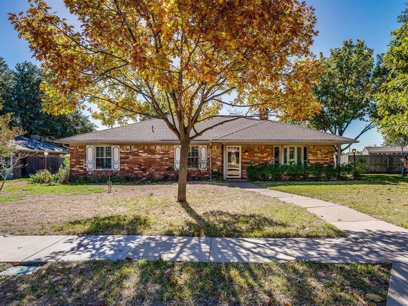 2114 Wellington Drive, Grand Prairie, TX 75051