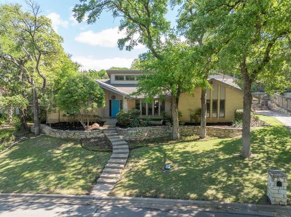 1009 Crowley Road, Arlington, TX 76012