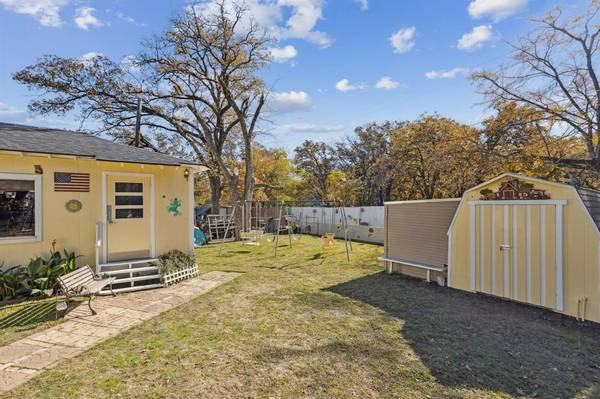 11420 Oak Tree Road, Balch Springs, TX 75180