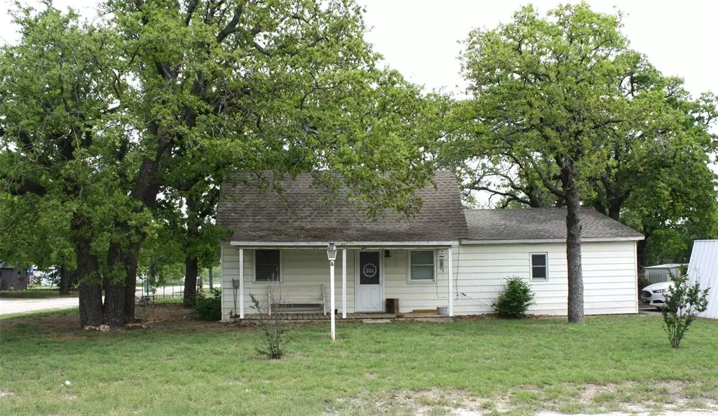 301 Grand Street, Montague, TX 76251