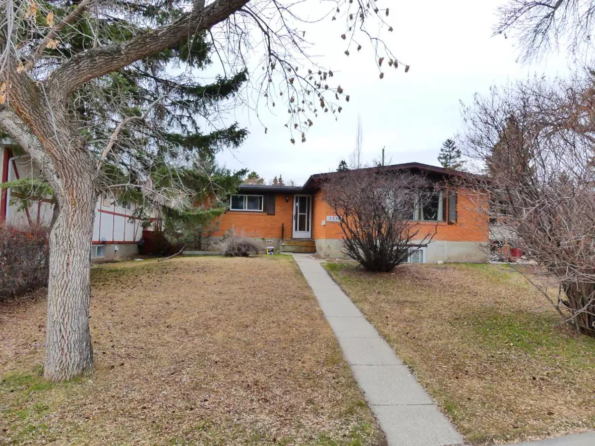 Calgary, AB T3E 4L8,3739 Glenbrook DR SW