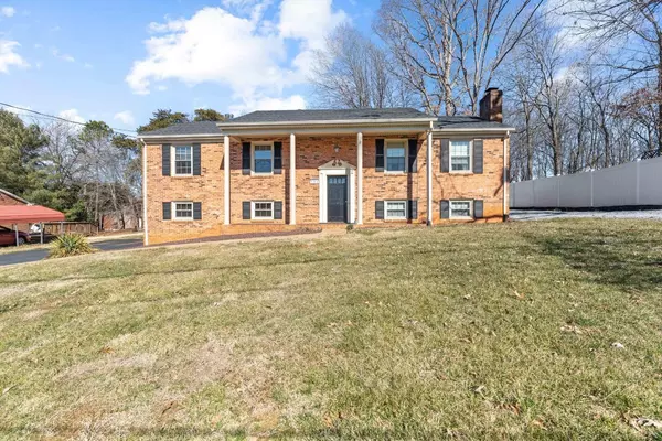 Forest, VA 24551,311 Bob CIR