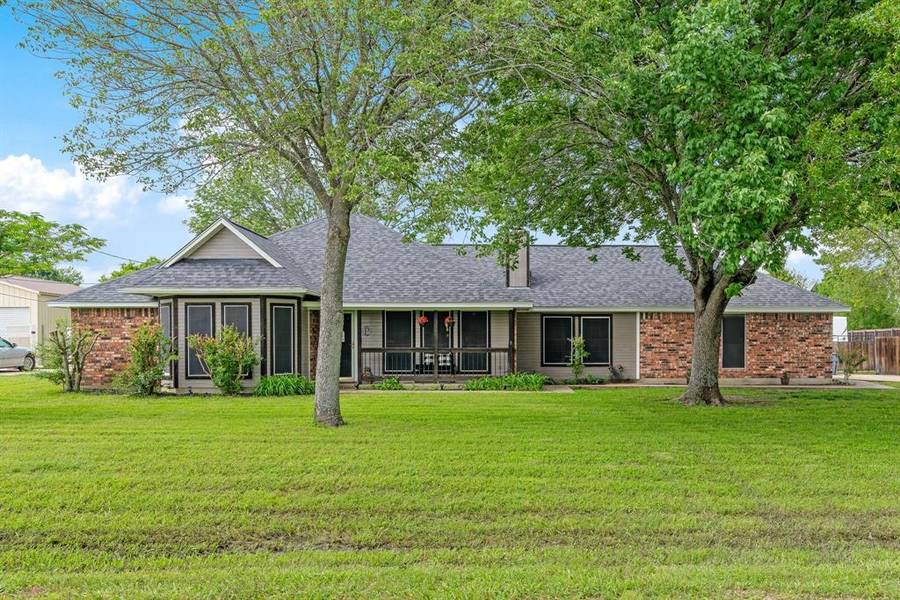 127 Park Crest Drive, Red Oak, TX 75154