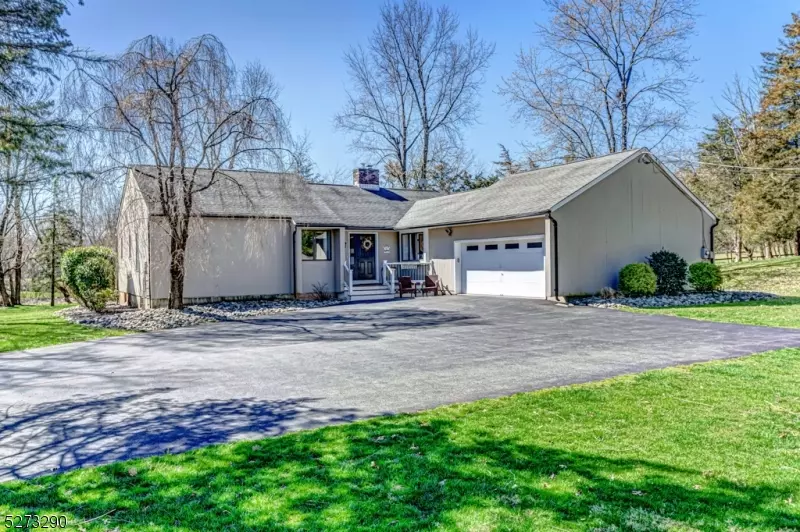 56 Pulaski Rd, Readington Twp., NJ 08889