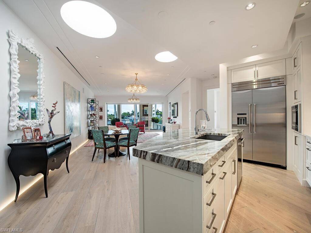 Naples, FL 34102,382 12th AVE S 3