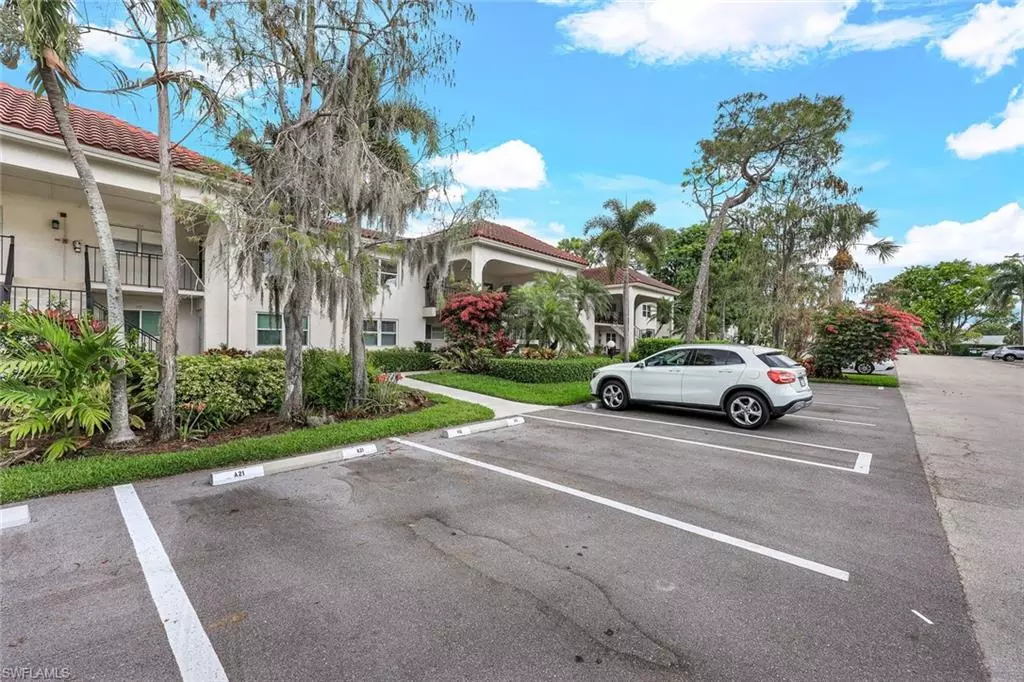 Naples, FL 34105,1056 Forest Lakes DR A-203