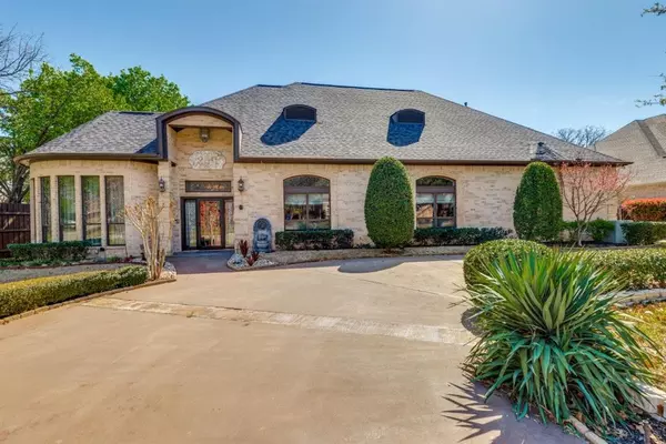 2 ROYAL OAKS Circle,  Denton,  TX 76210