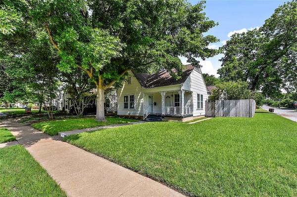 3900 Birchman Avenue, Fort Worth, TX 76107