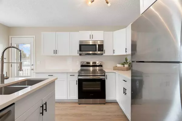 Airdrie, AB T4B 1L2,17 Arbor CRES SE