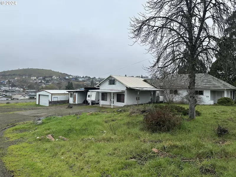 5114 GRANGE RD, Roseburg, OR 97471