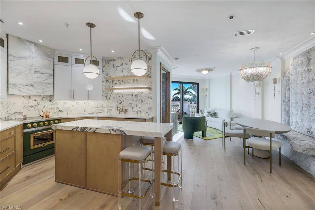 365 5th AVE S 304, Naples, FL 34102
