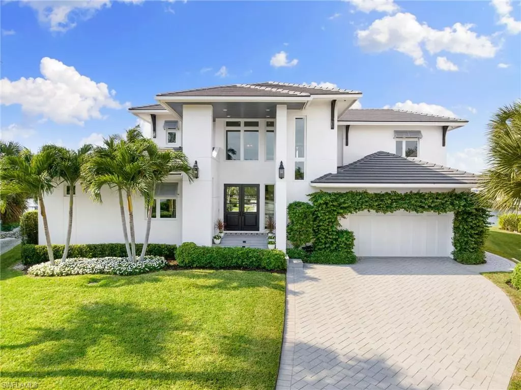 Naples, FL 34108,414 Palm CT