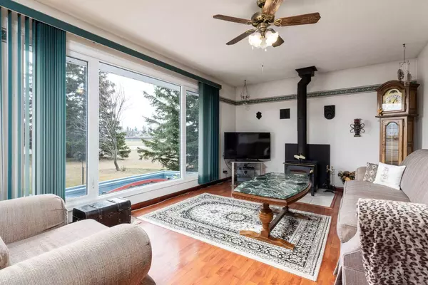 Olds, AB T4H 1A5,4222 50 AVE