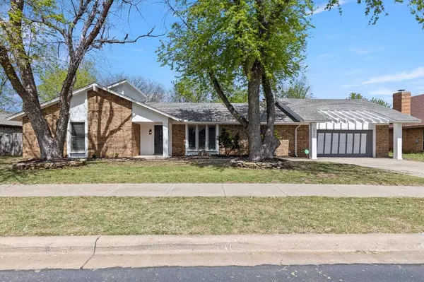 3315 Woodsboro Drive, Norman, OK 73072