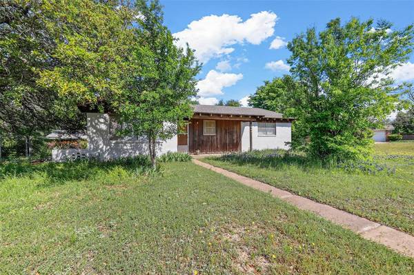 507 Love Street, Weatherford, TX 76086