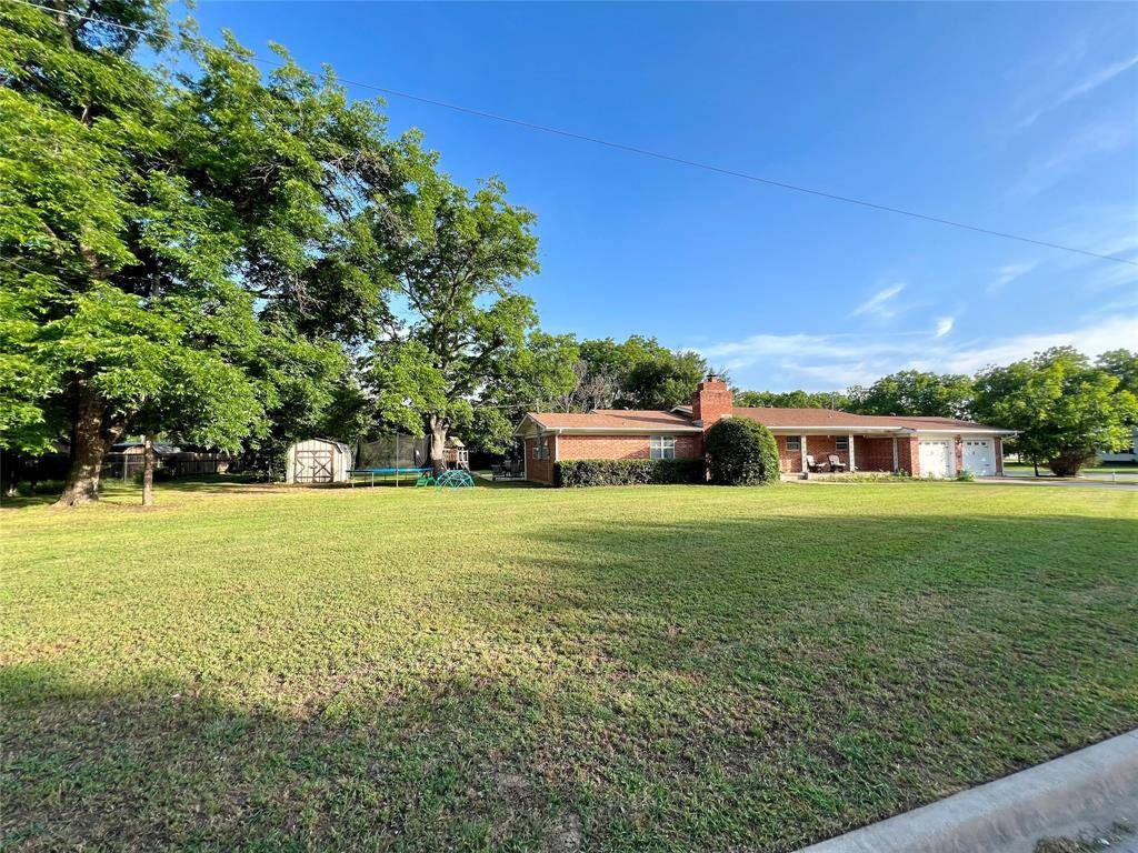 Nocona, TX 76255,309 W Cedar Street