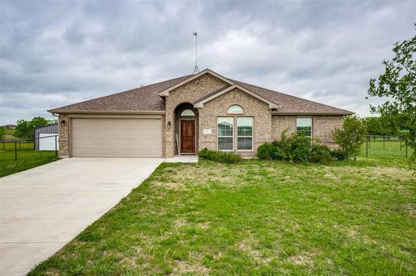 256 Crest Lane, Decatur, TX 76234