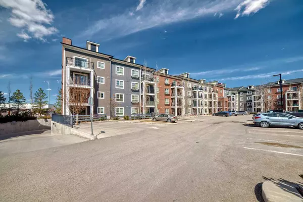 Calgary, AB T2Z 1J1,279 Copperpond Common SE #3305