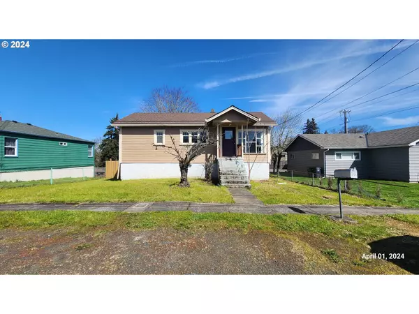 390 S 7TH ST, St Helens, OR 97051