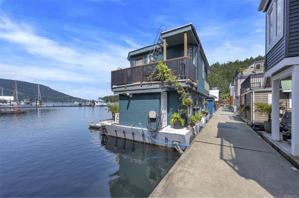 Duncan, BC V9L 5T7,6145 Genoa Bay Rd #J11