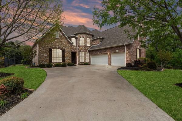 5121 Mystic Hollow Court, Flower Mound, TX 75028