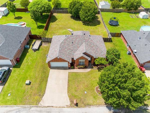 402 Sunshine Trail,  Bells,  TX 75414