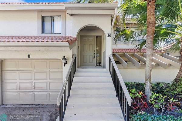 5521 COACH HOUSE Circle  #H, Boca Raton, FL 33486