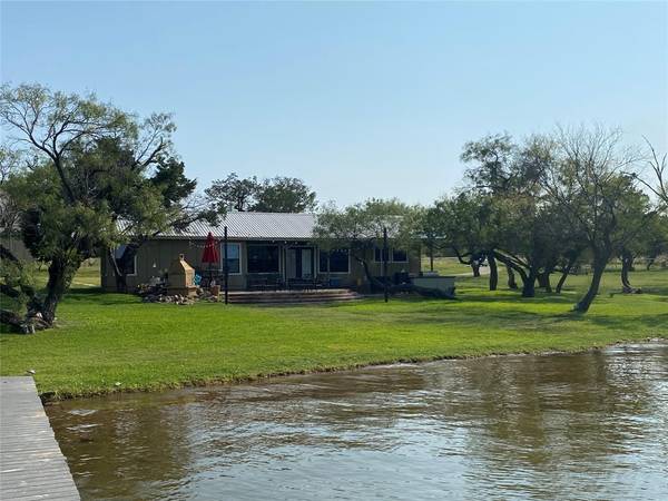 1002 Redbud Circle, Graford, TX 76449