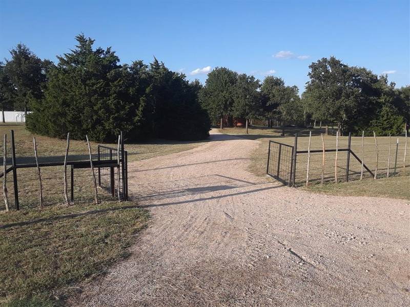 290 County Road 4694, Boyd, TX 76023