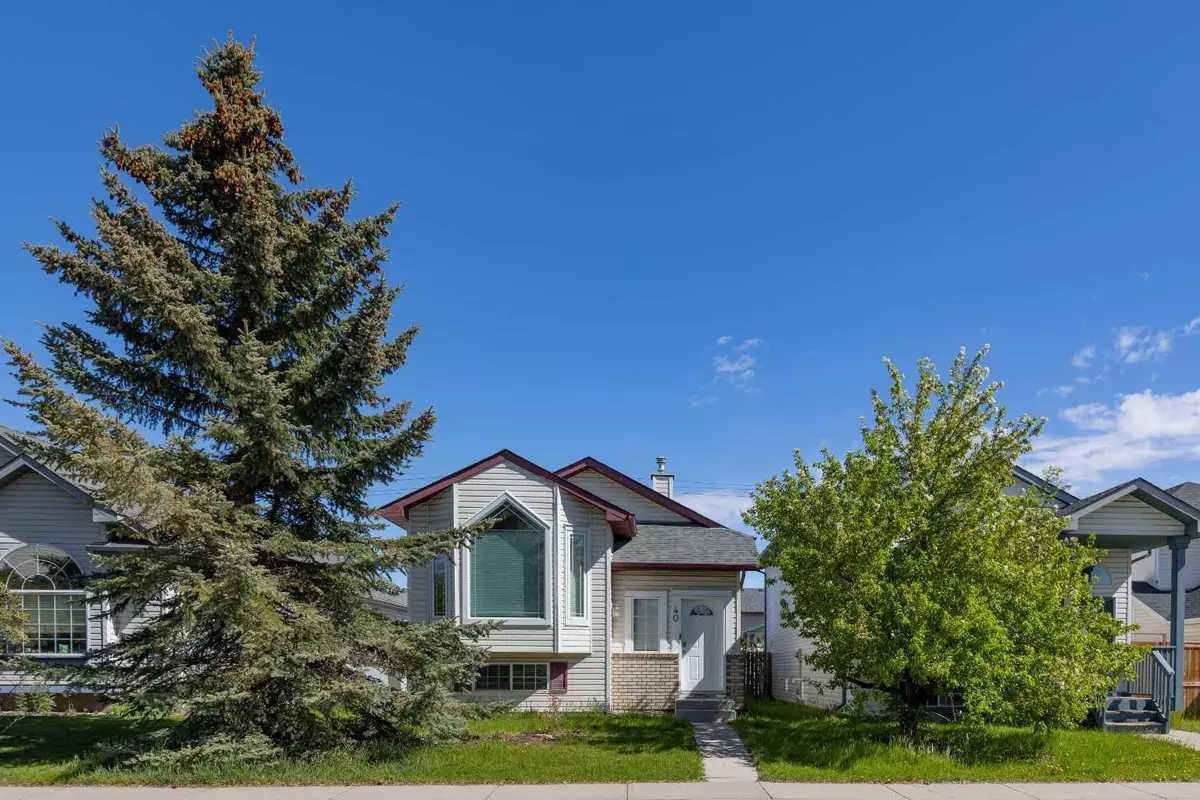 Calgary, AB T3K 4M5,40 Harvest Rose CIR NE