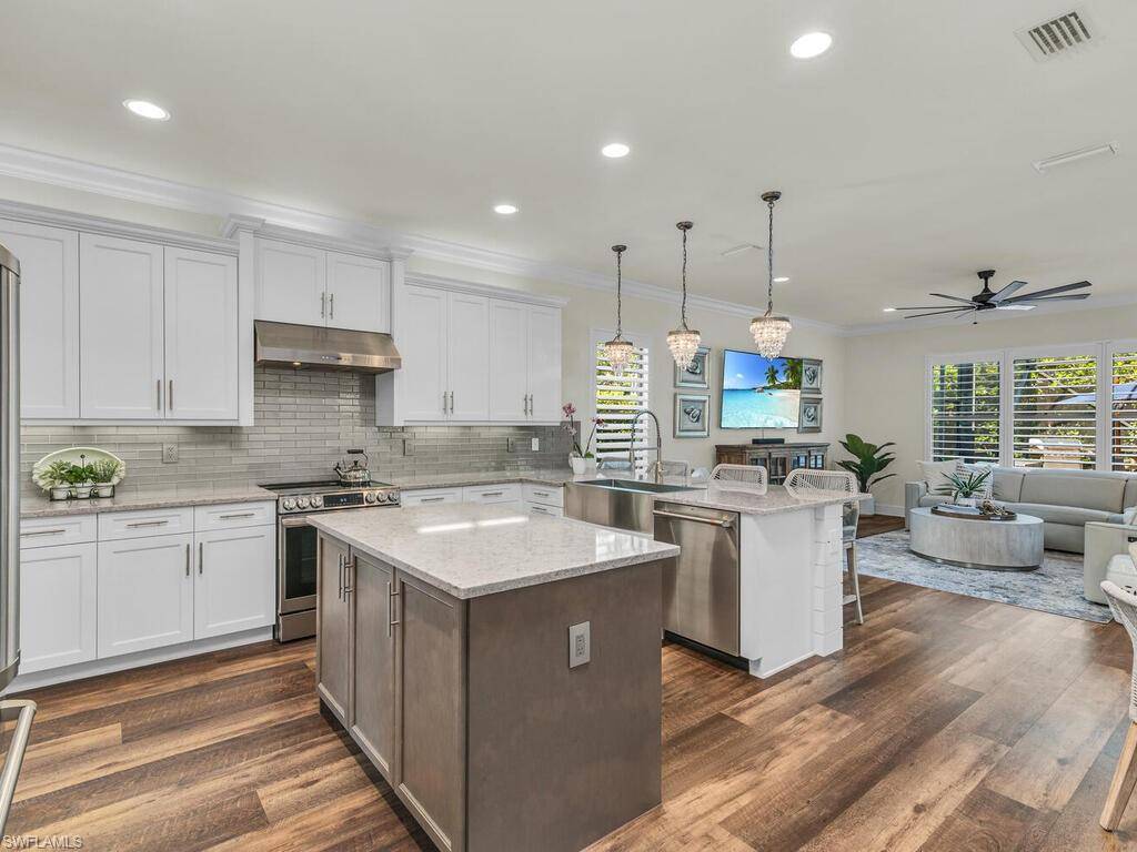 Naples, FL 34109,13764 Luna DR