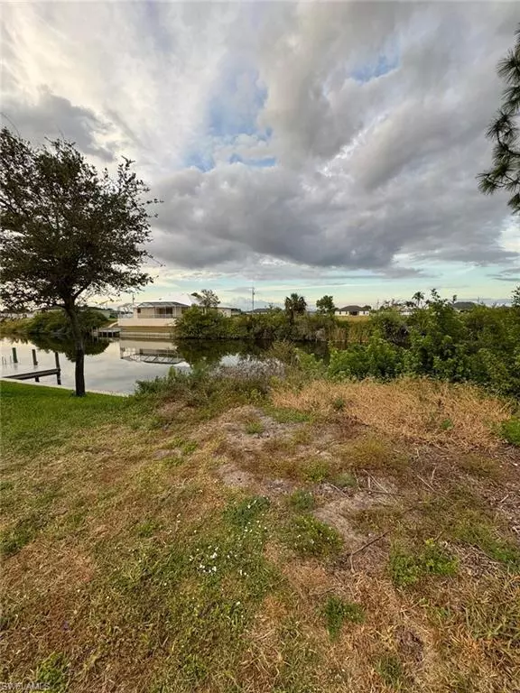 Cape Coral, FL 33993,405 19th TER