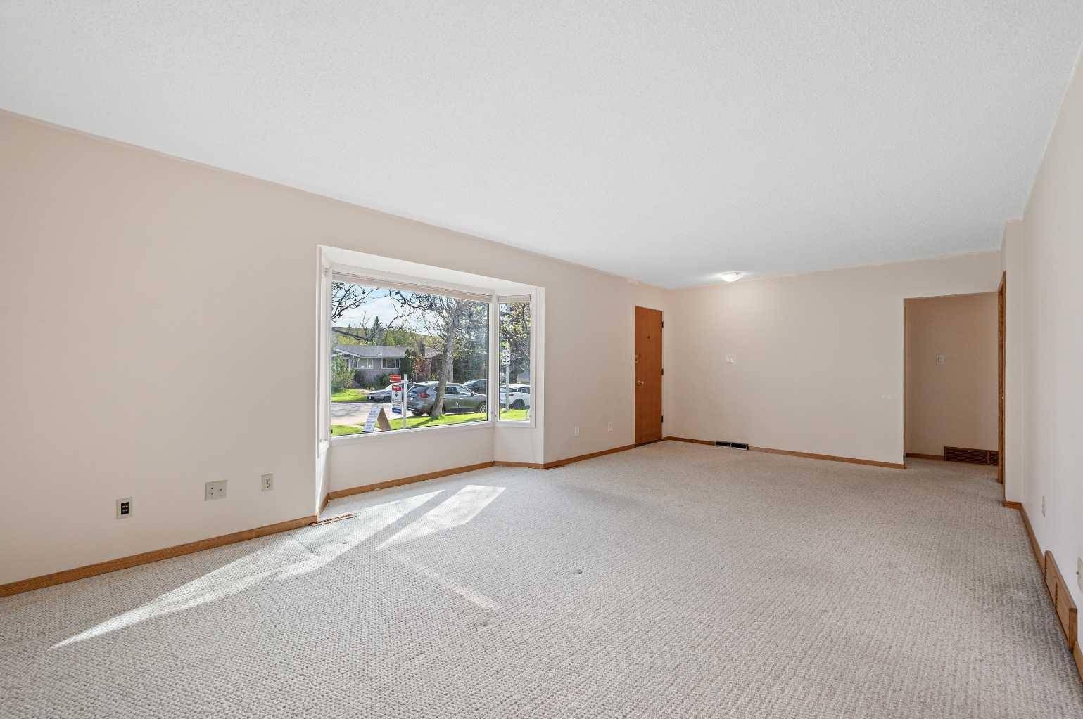 Calgary, AB T2L 0C9,1275 Northmount DR NW