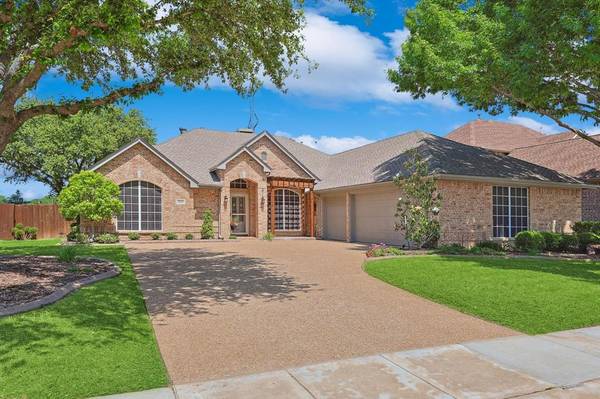 2043 Fair Oaks Circle, Corinth, TX 76210