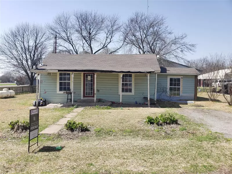 208 E Leslie, Bailey, TX 75413