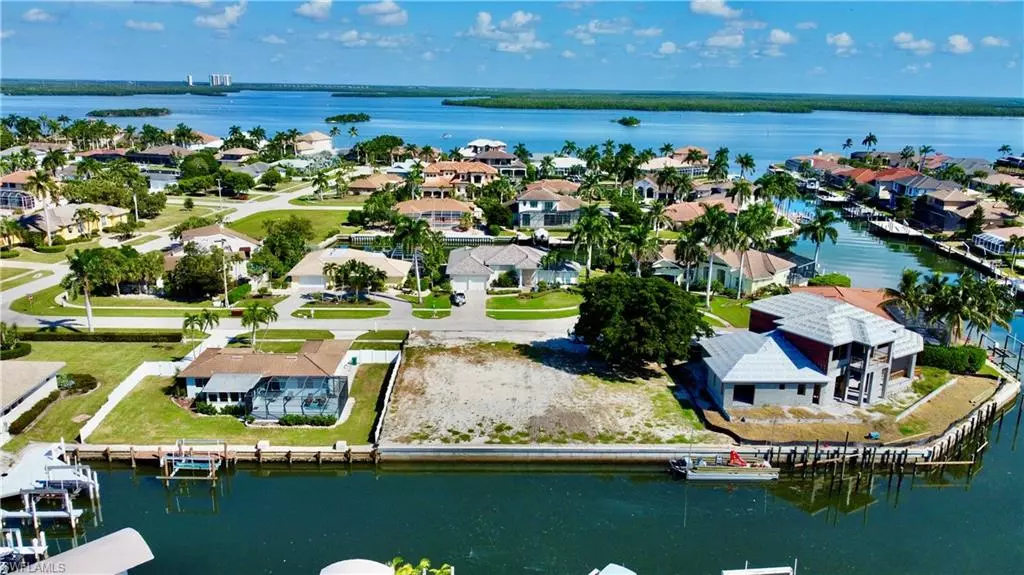 Marco Island, FL 34145,434 Tarpon CT